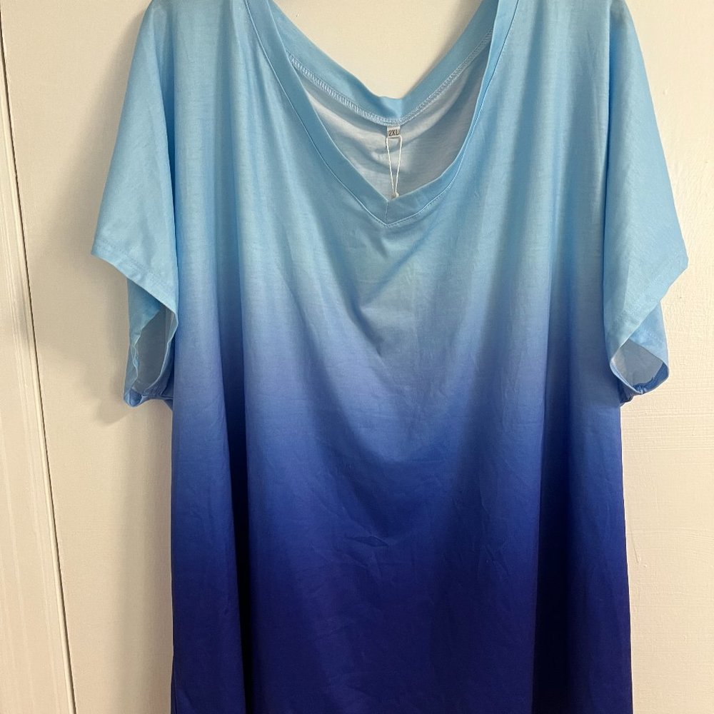 NWT Sampeel XL ombre blue top.  $15
